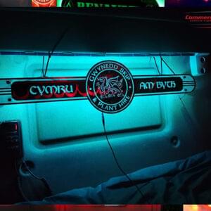 Welsh interior mirror